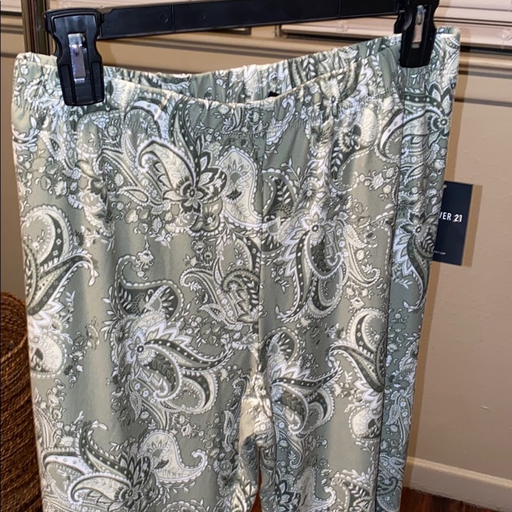 Forever 21 pants, size L NWT - Picture 3 of 4